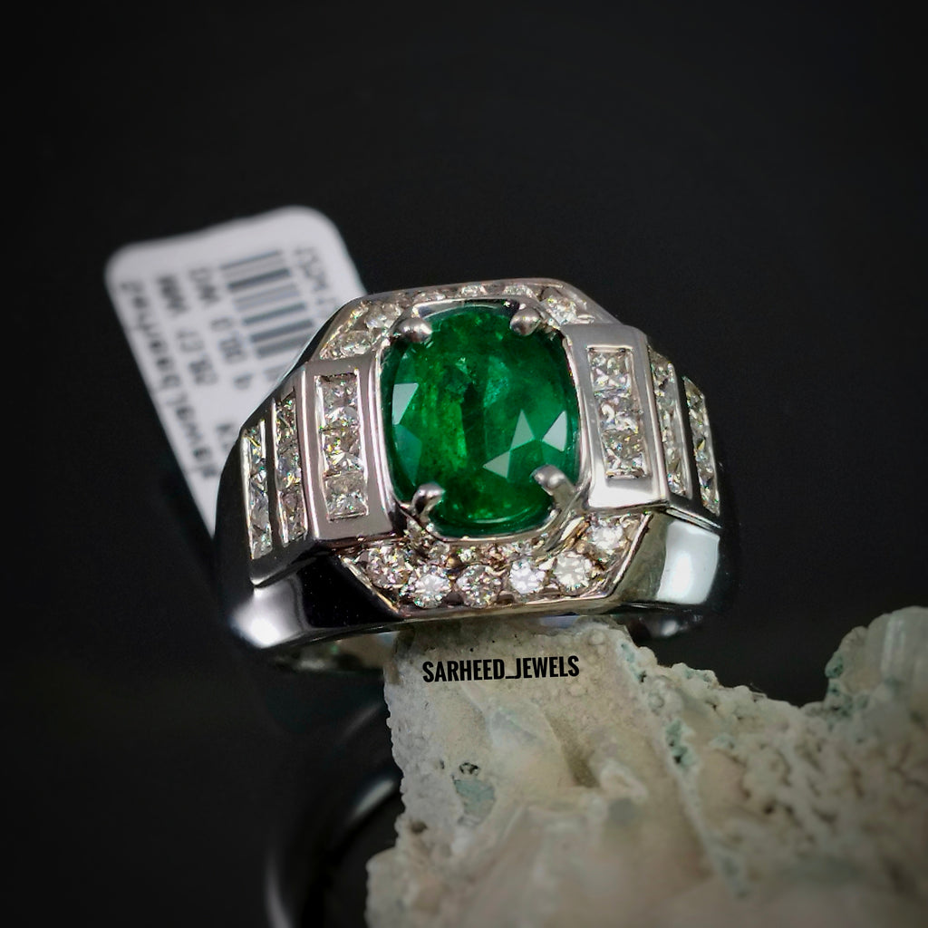Natural Emerald and Diamond Men Ring