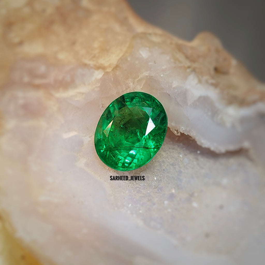 Natural Emerald - 5.42 ct.