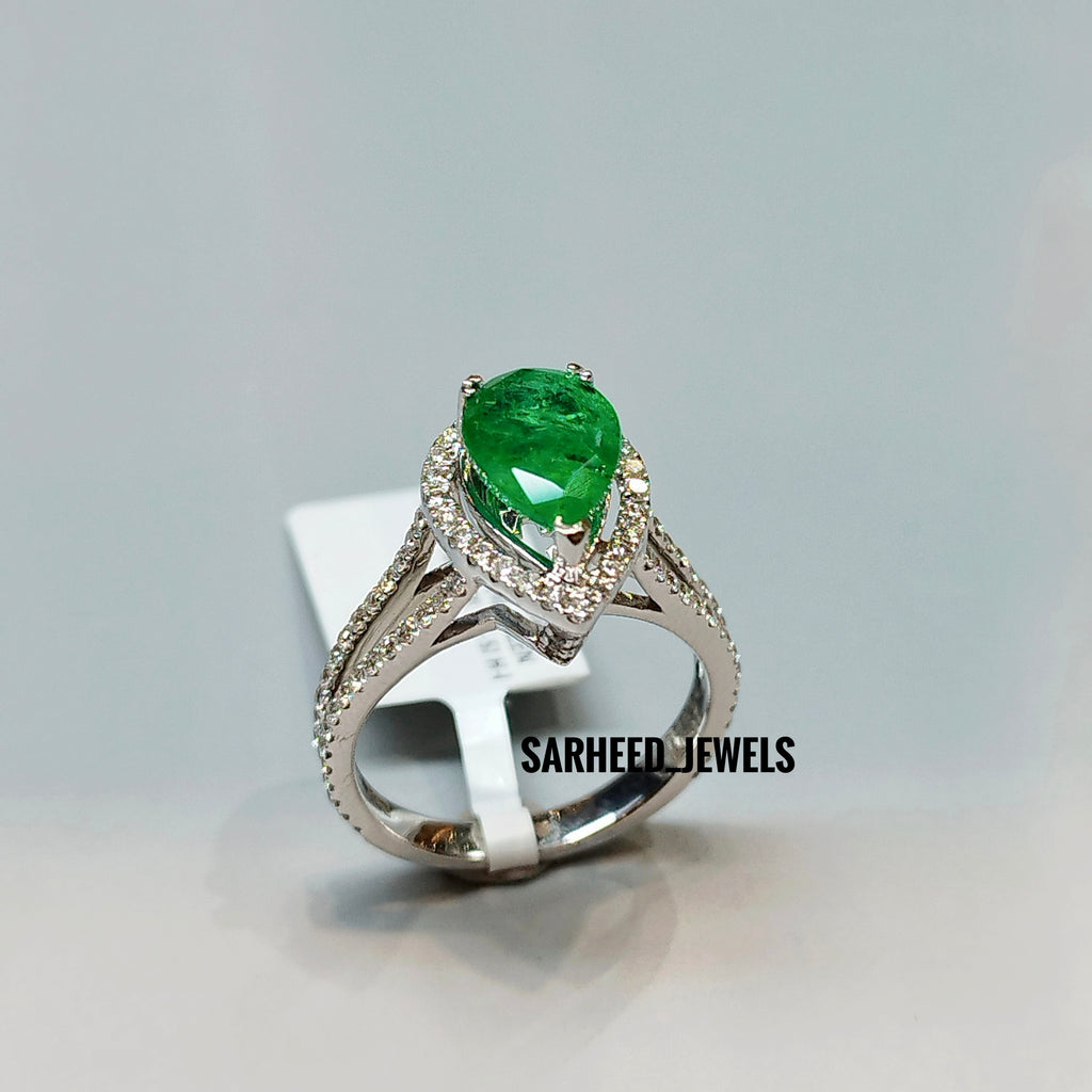 Natural Emerald and Diamond Gold Ring