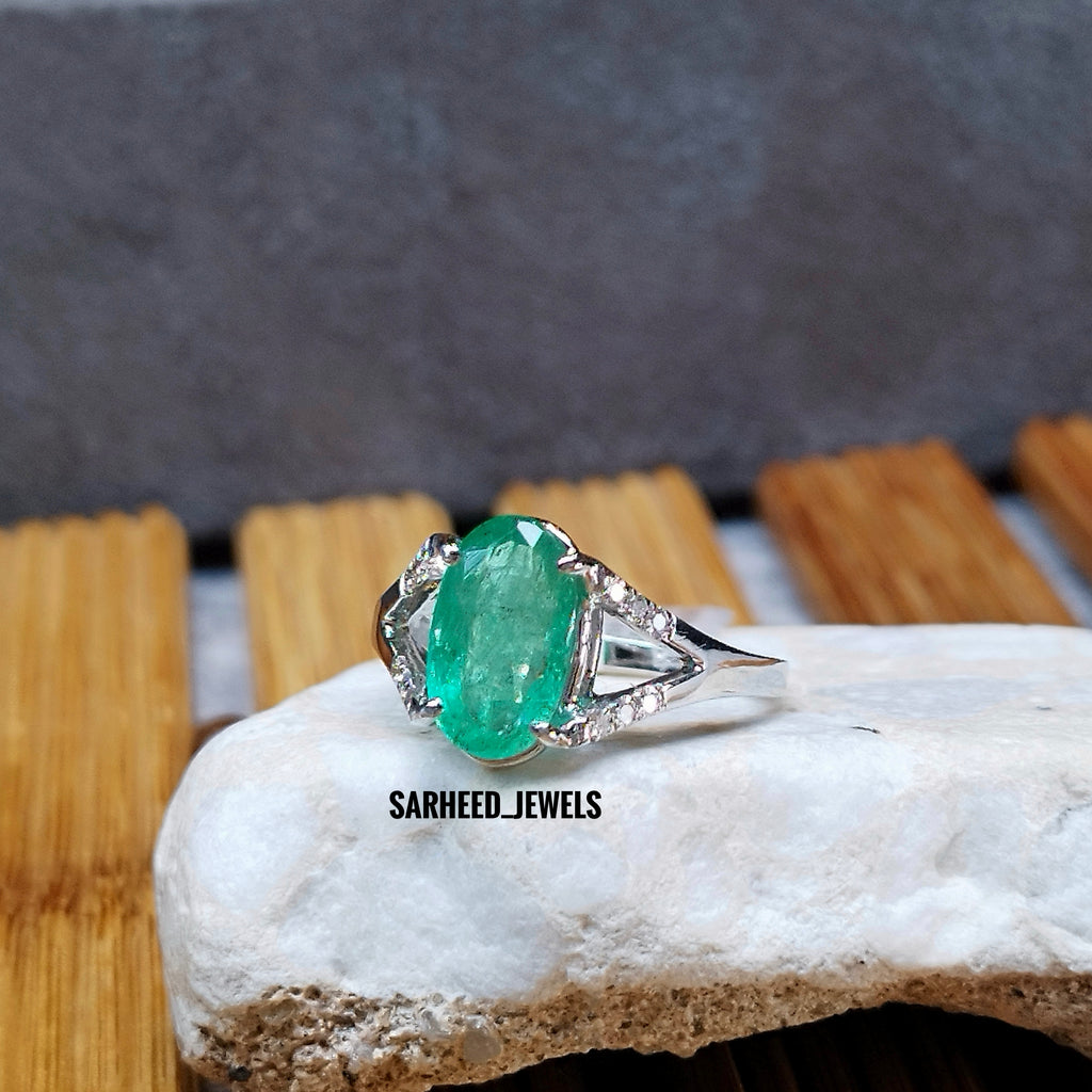 Natural Emerald and Diamond Gold Ring