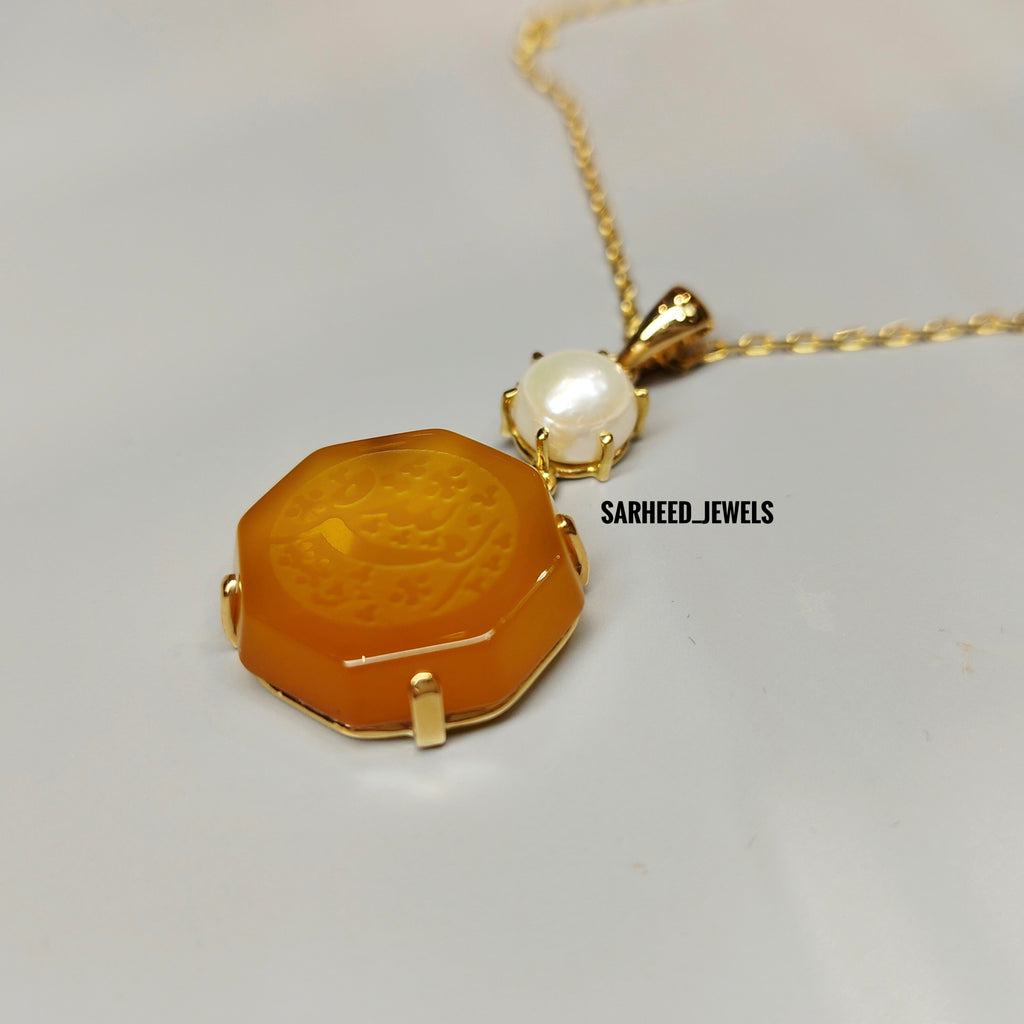 Natural Agate and Pearl Gold Necklace