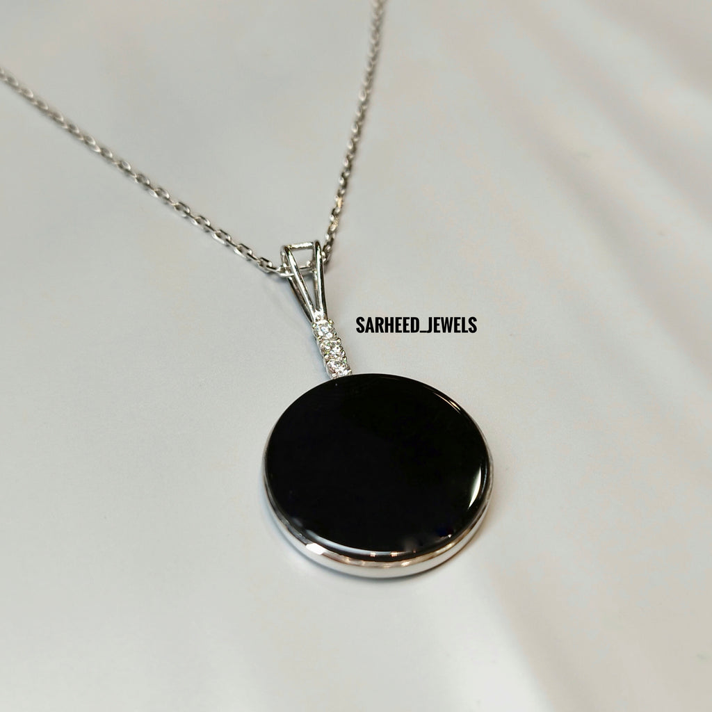 Natural Black Onyx and Diamond Gold Necklace