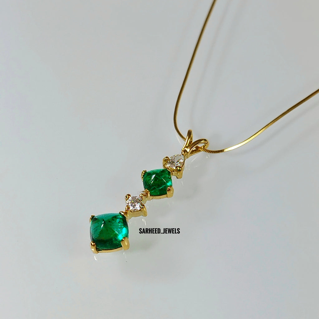 Natural Emerald and Diamond Gold Necklace