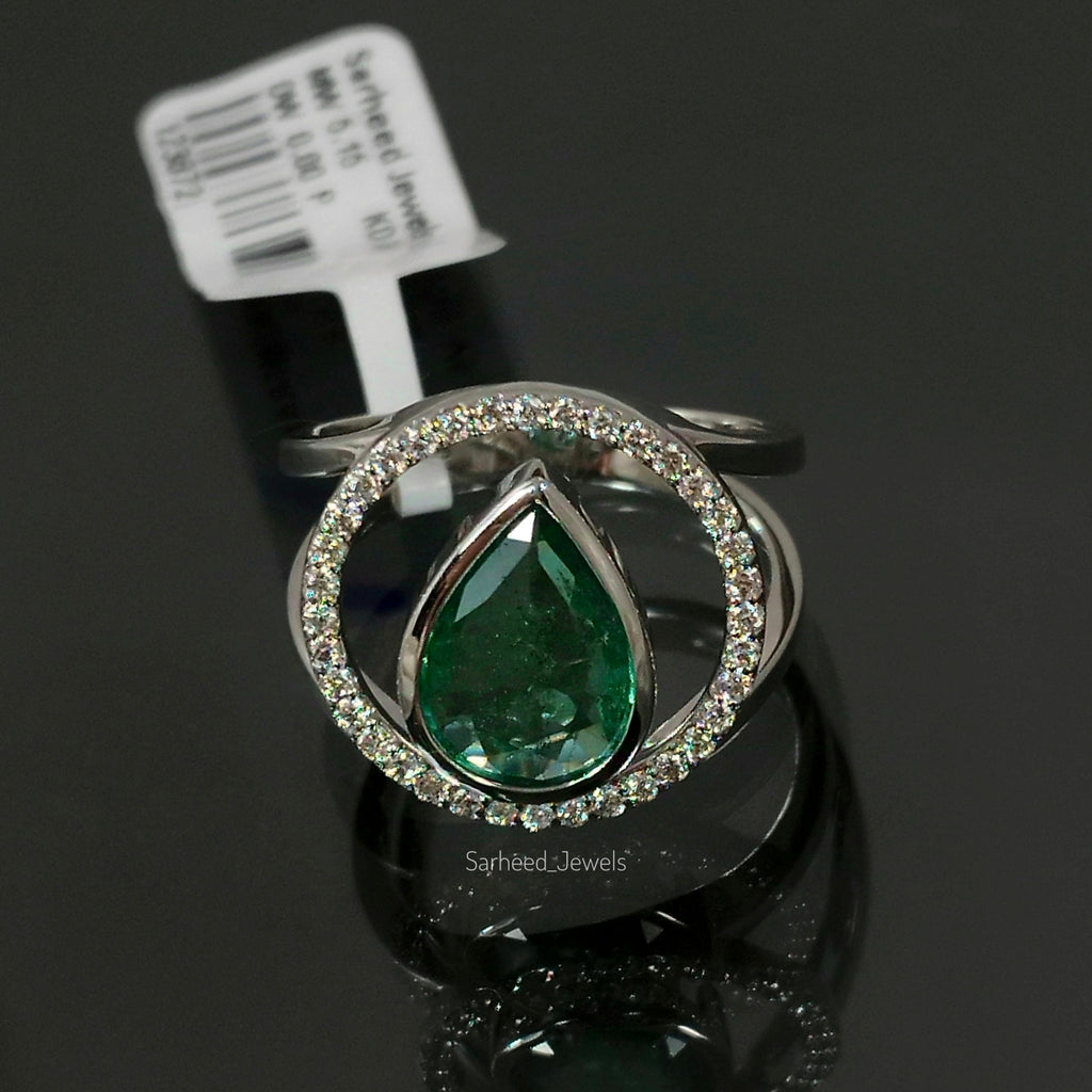 Natural Emerald and Diamond Gold Ring