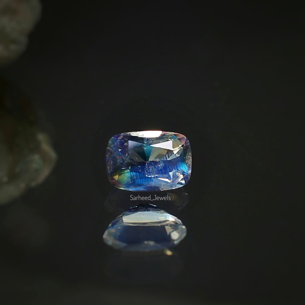 Natural Rainbow Moonstone - 3.27 ct