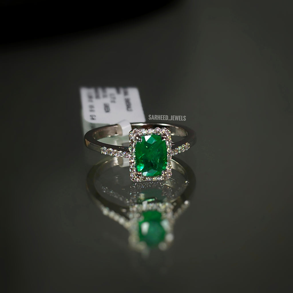 Natural Emerald and Diamond White Gold Ring