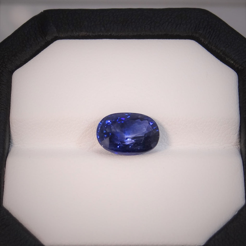 Natural Sapphire - 4.28 ct.