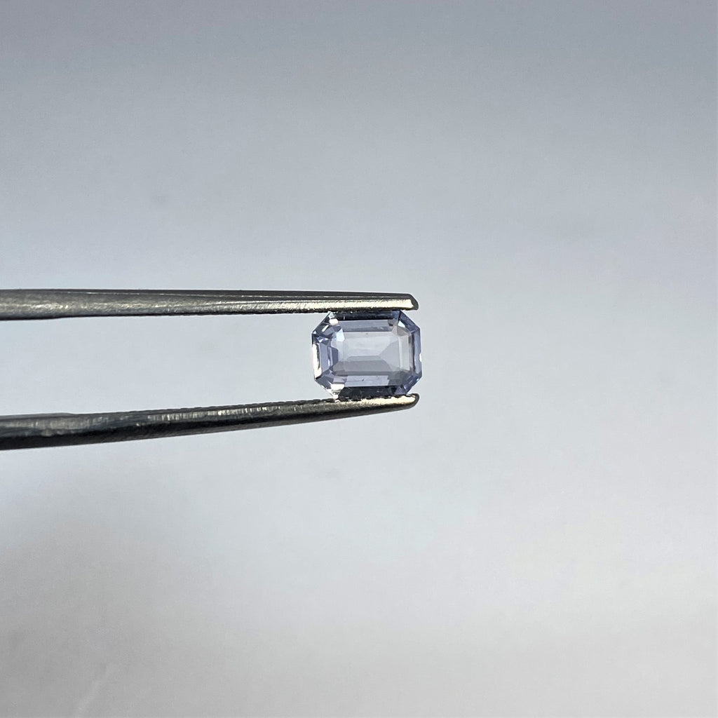 Natural Sapphire - 0.90 Ct.