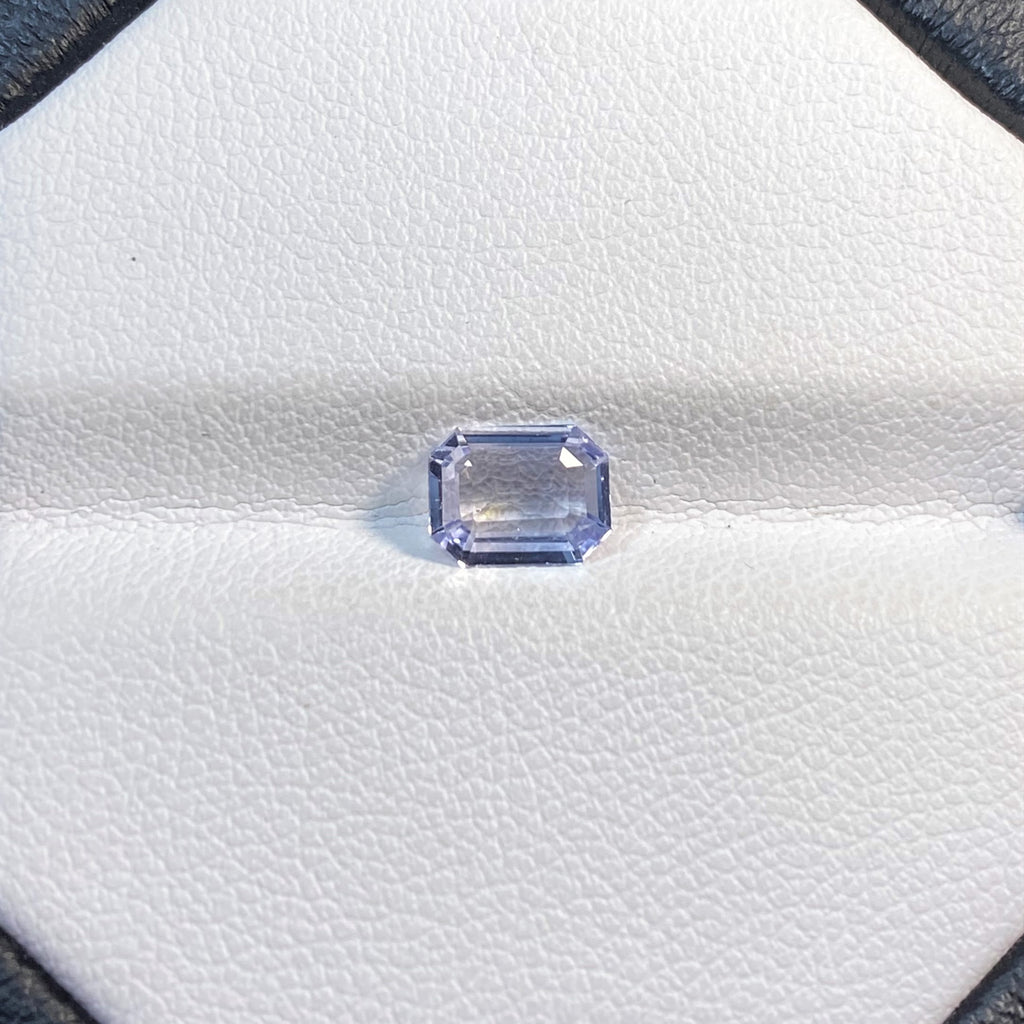 Natural Sapphire - 0.90 Ct.